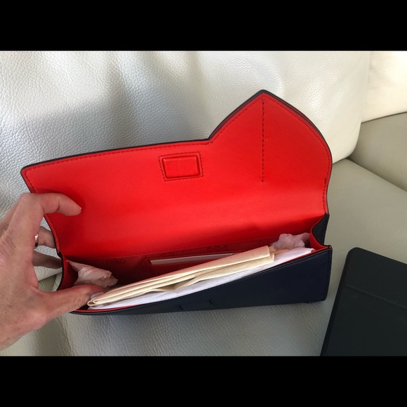 Tory Burch clutch - Picture 2 of 4